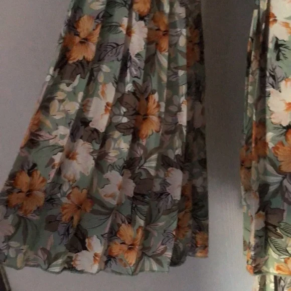 Woman’s fall Floral office siren pleated multi Colored Tiered dress - Picture 11 of 12